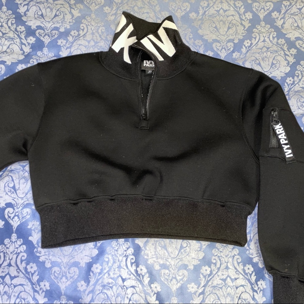 IVY PARK cropped black sweatshirt